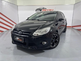 FOCUS 2.0 TITANIUM HATCH 16V FLEX 4P AUTOMÁTICO