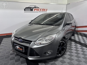 focus 2.0 titanium hatch 16v flex 4p automatico 2015 caxias do sul
