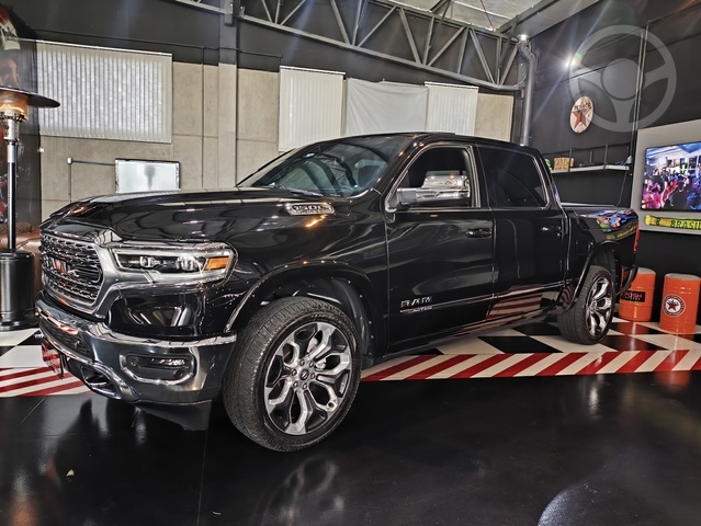 RAM 1.500 LIMITED HEMI - BAIXO - GARANTIA DE FÁBRICA -  - 2024 - PASSO FUNDO