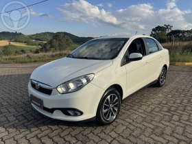 grand siena attractiv 1.4 2015 marau