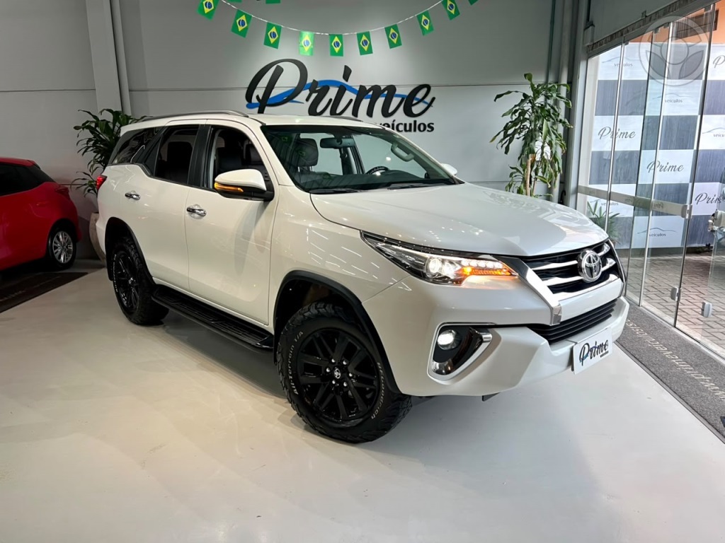 HILUX SW4 2.8 SRX 4X4 7 LUGARES 16V TURBO INTERCOOLER DIESEL 4P AUTOMÁTICO - 2018 - ESTâNCIA VELHA