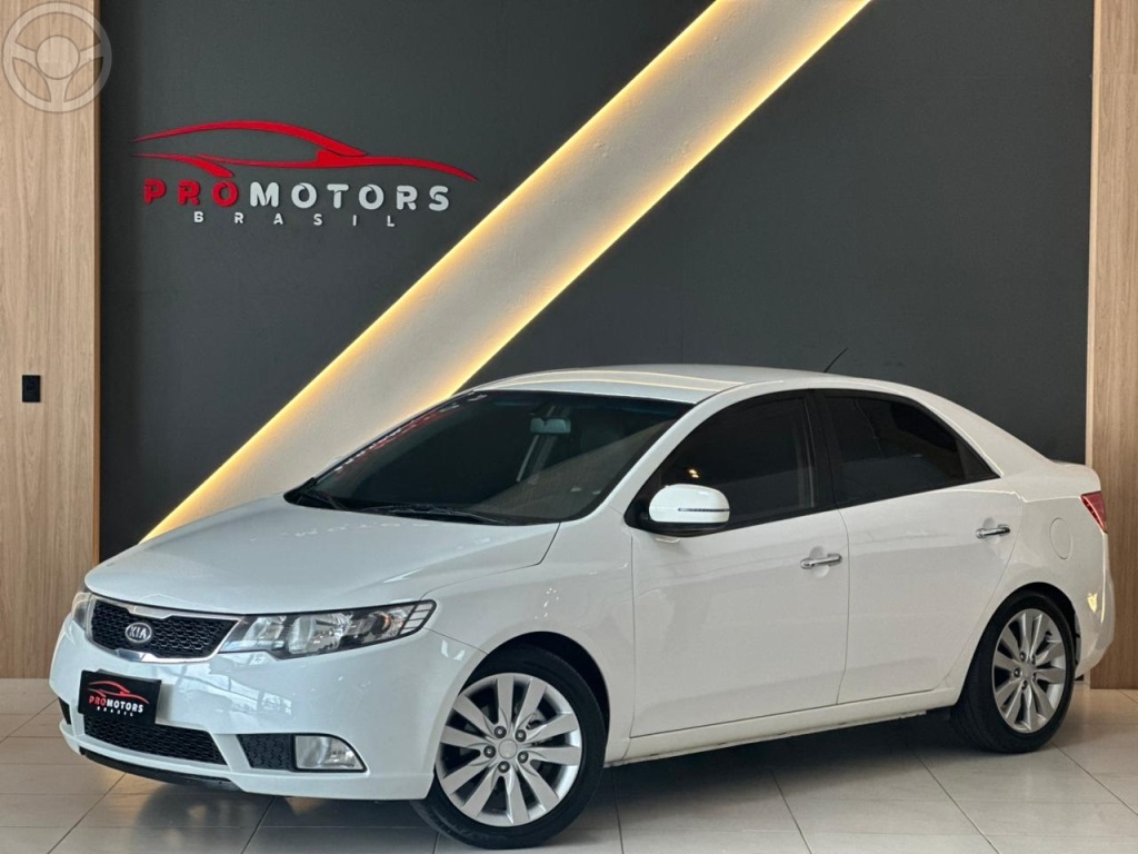 CERATO 1.6 SX3 16V 4P AUTOMÁTICO - 2013 - PORTãO