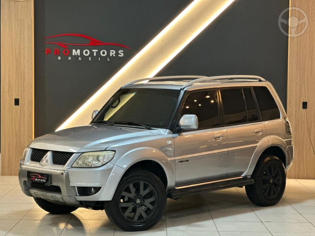 PAJERO TR4 2.0 4X4 16V 140CV FLEX 4P AUTOMÁTICO - 2015 - PORTãO