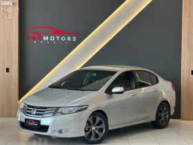 FIT 1.4 LX 16V FLEX 4P AUTOMÁTICO