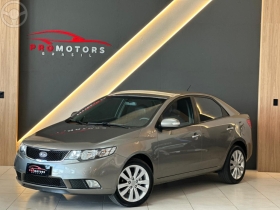 cerato 1.6 sedan 16v 4p manual 2010 portao