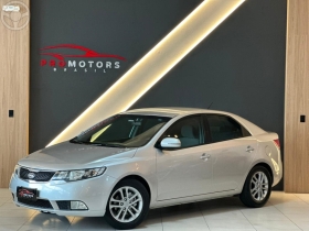 cerato 1.6 e.273 sedan 16v 4p automatico 2011 portao