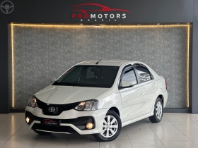 ETIOS 1.5 X PLUS 16V FLEX 4P AUTOMÁTICO