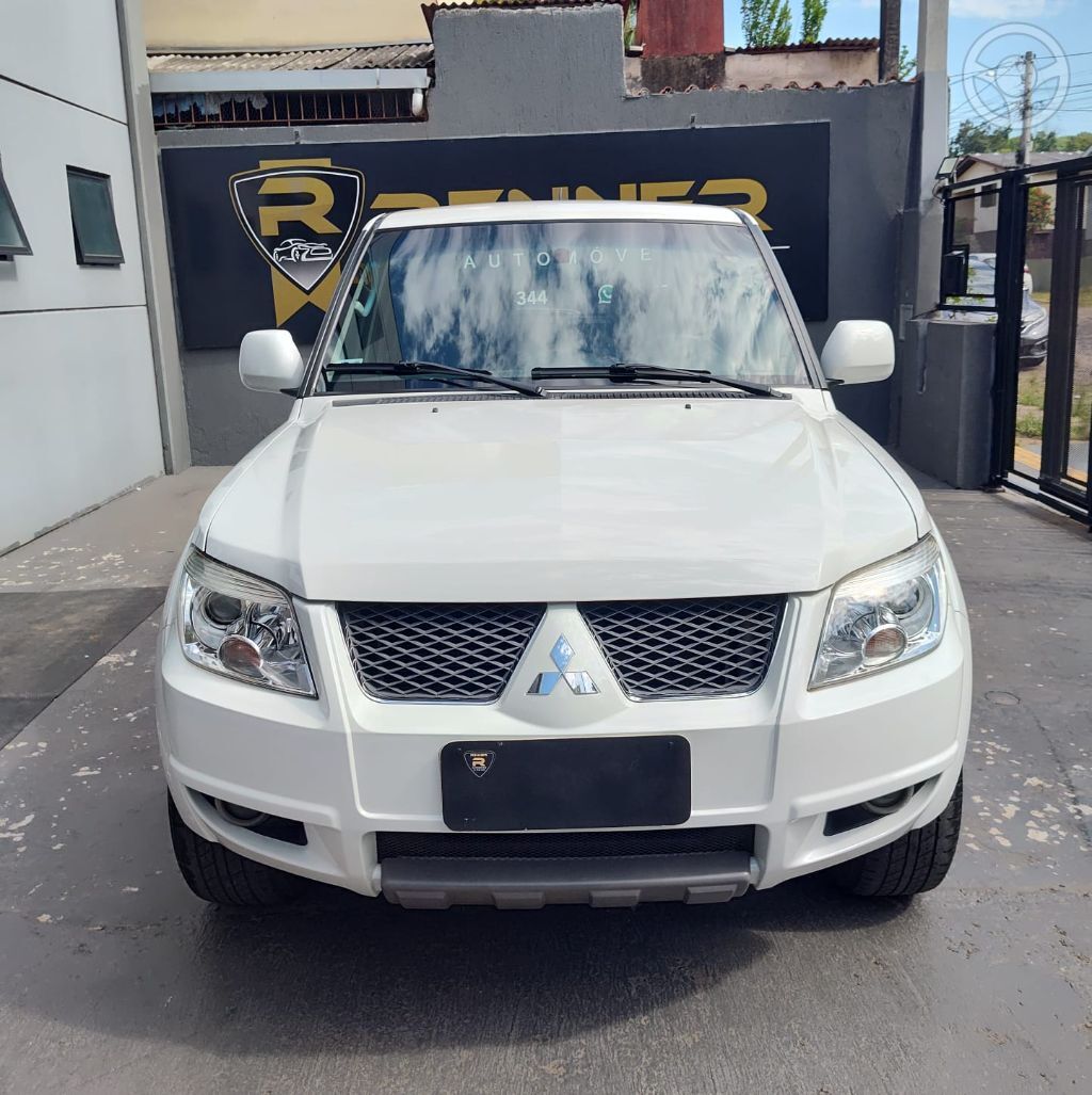 PAJERO TR4 2.0 FLEX 16V 4X2 AUT. - 2013 - LAJEADO