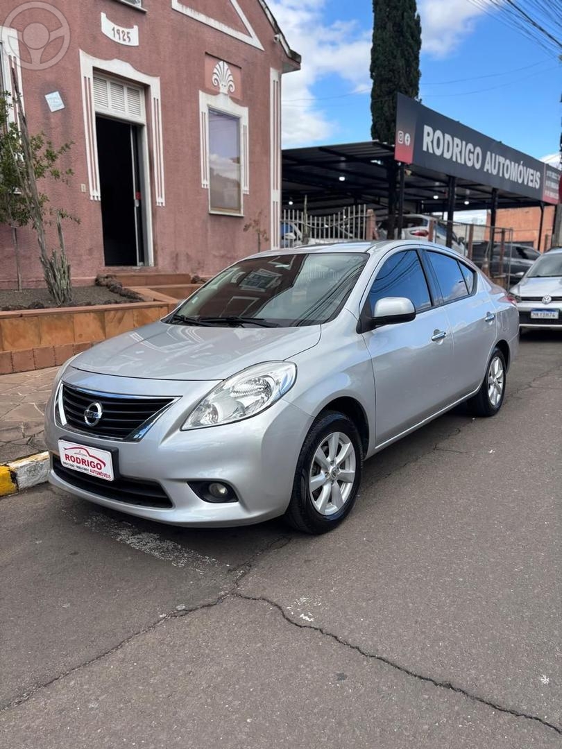 VERSA - 2014 - PAROBé
