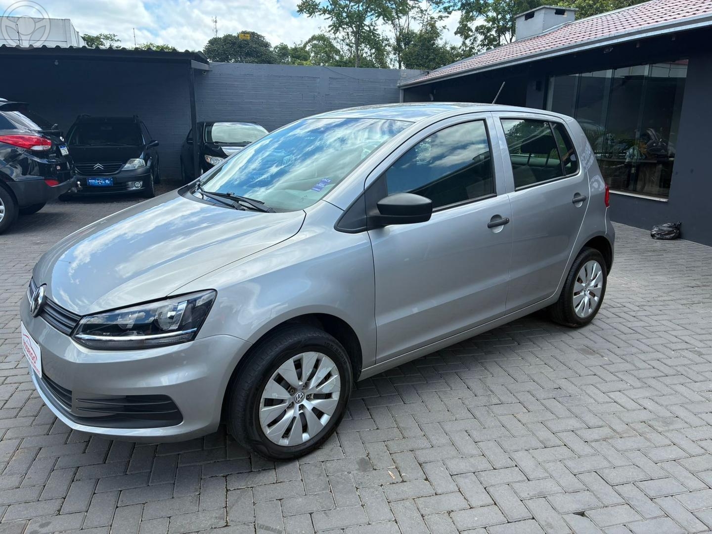 FOX 1.0 ITREND 8V FLEX 4P MANUAL - 2016 - PAROBé