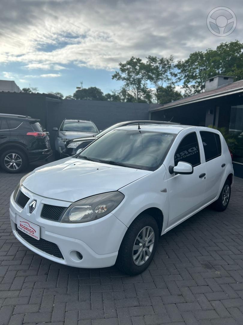 SANDERO - 2014 - PAROBé