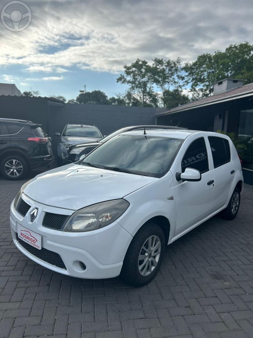 SANDERO - 2014 - PAROBé