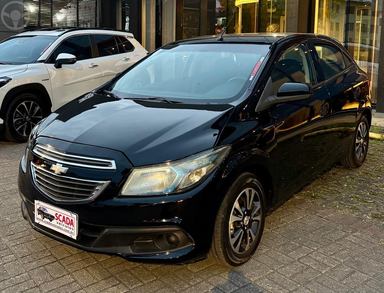 CHEVROLET - ONIX - 2013/2014 - PRETA - Sob Consulta