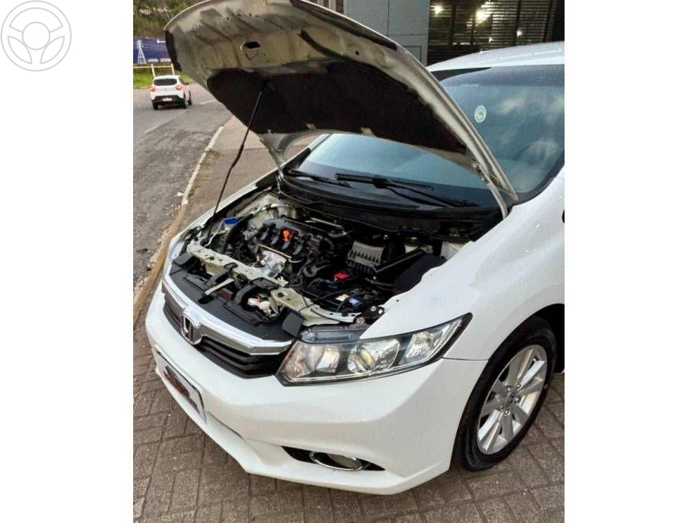 HONDA - CIVIC 2.0 LXR 16V FLEX 4P AUTOMATICO - 2013/2014 - BRANCA - R$ 74.900,00