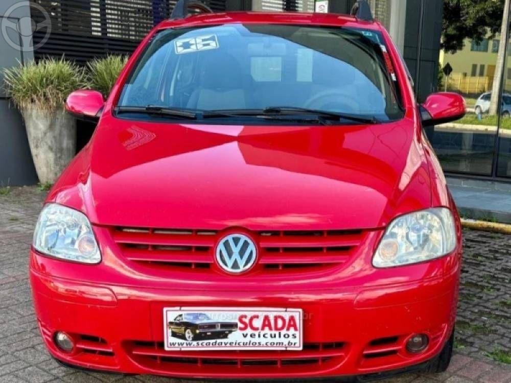 VOLKSWAGEN - FOX 1.0 MI PLUS 8V 2P MANUAL - 2005/2006 - VERMELHA - R$ 21.900,00