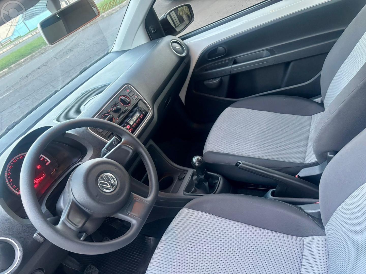 VOLKSWAGEN - UP 1.0 MPI TAKE UP 12V FLEX 2P MANUAL - 2015/2015 - BRANCA - R$ 36.900,00