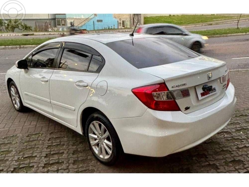 HONDA - CIVIC 2.0 LXR 16V FLEX 4P AUTOMATICO - 2013/2014 - BRANCA - R$ 74.900,00