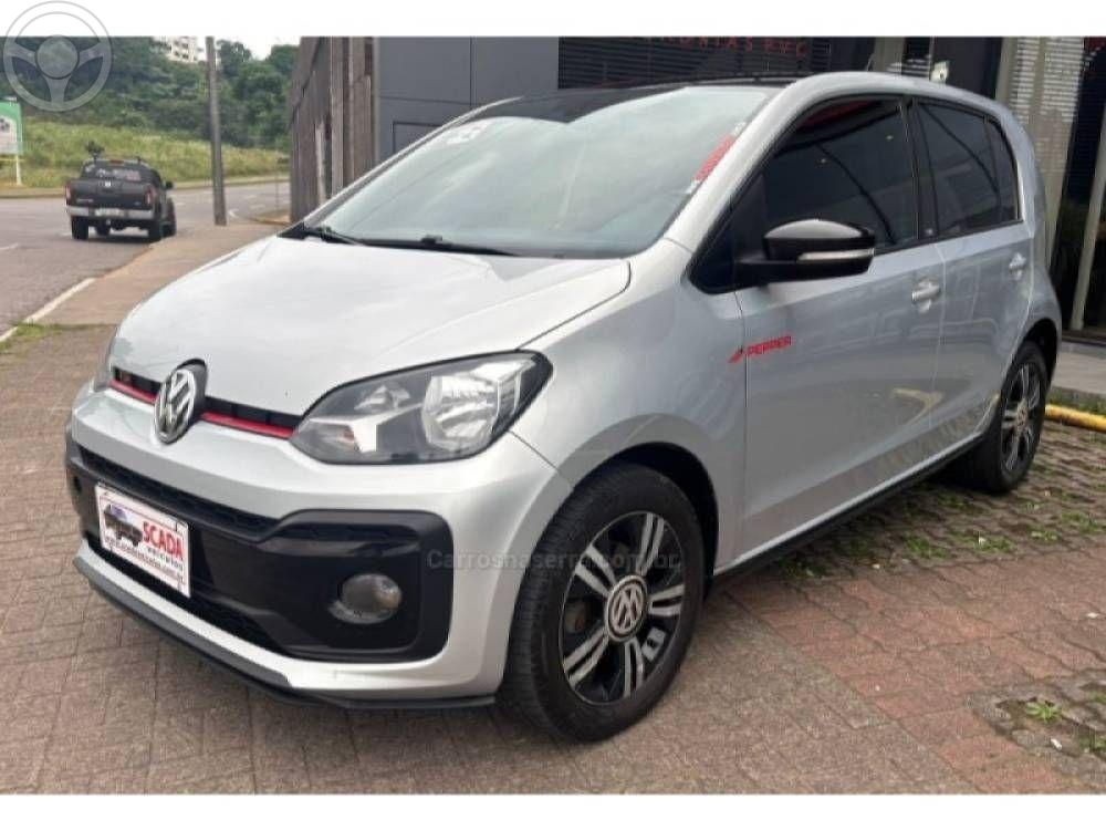 VOLKSWAGEN - UP 1.0 CROSS I MOTION T.FLEX 12V 2P AUTOMATICO - 2017/2018 - PRATA - R$ 68.900,00