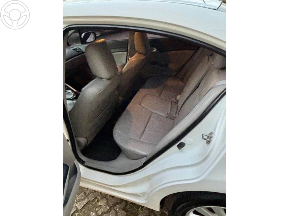 HONDA - CIVIC 2.0 LXR 16V FLEX 4P AUTOMATICO - 2013/2014 - BRANCA - R$ 74.900,00