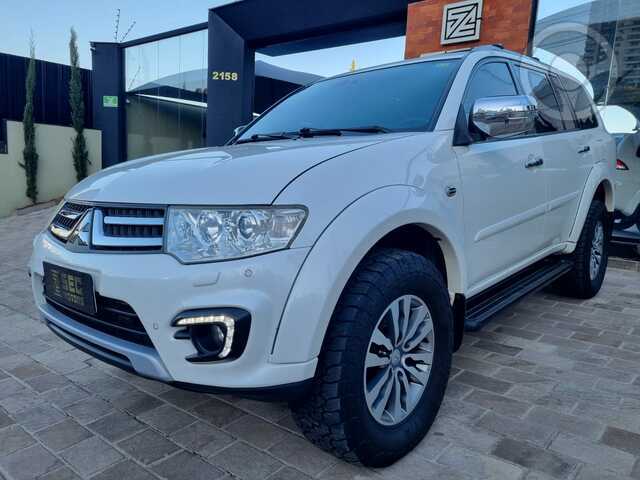 PAJERO DAKAR 3.2 HPE / / PLACA I / 7 LUGARES / ESTEPE SEM USO / MANUAIS E CHAVE RESERV - 2018 - PASSO FUNDO
