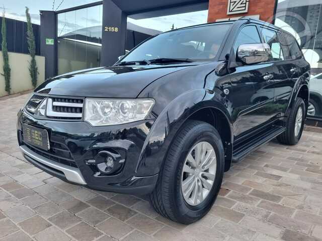 PAJERO DAKAR FLEX 3.5 V6 4X4 / / 97.000 / 7 LUGARES / SEM RETOQUES DE PINTURA / - 2015 - PASSO FUNDO