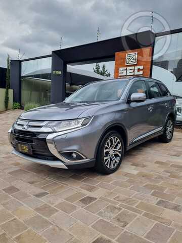 OUTLANDER GT 3.0 V6 4X4 / 7 LUGARES / / FRENAGEM AUTOMATICA DE EMERGENCIA / PACO - 2016 - PASSO FUNDO