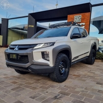 l200 triton 2.4 gls savana 4x4 diesel 4p automatico 2024 passo fundo