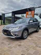 outlander gt 3.0 v6 4x4   7 lugares     frenagem automatica de emergencia   paco 2016 passo fundo