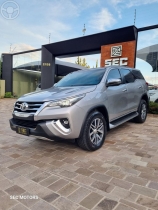 HILUX SW4 2.8 SRX 4X4 7 LUGARES 16V TURBO INTERCOOLER DIESEL 4P AUTOMATICO