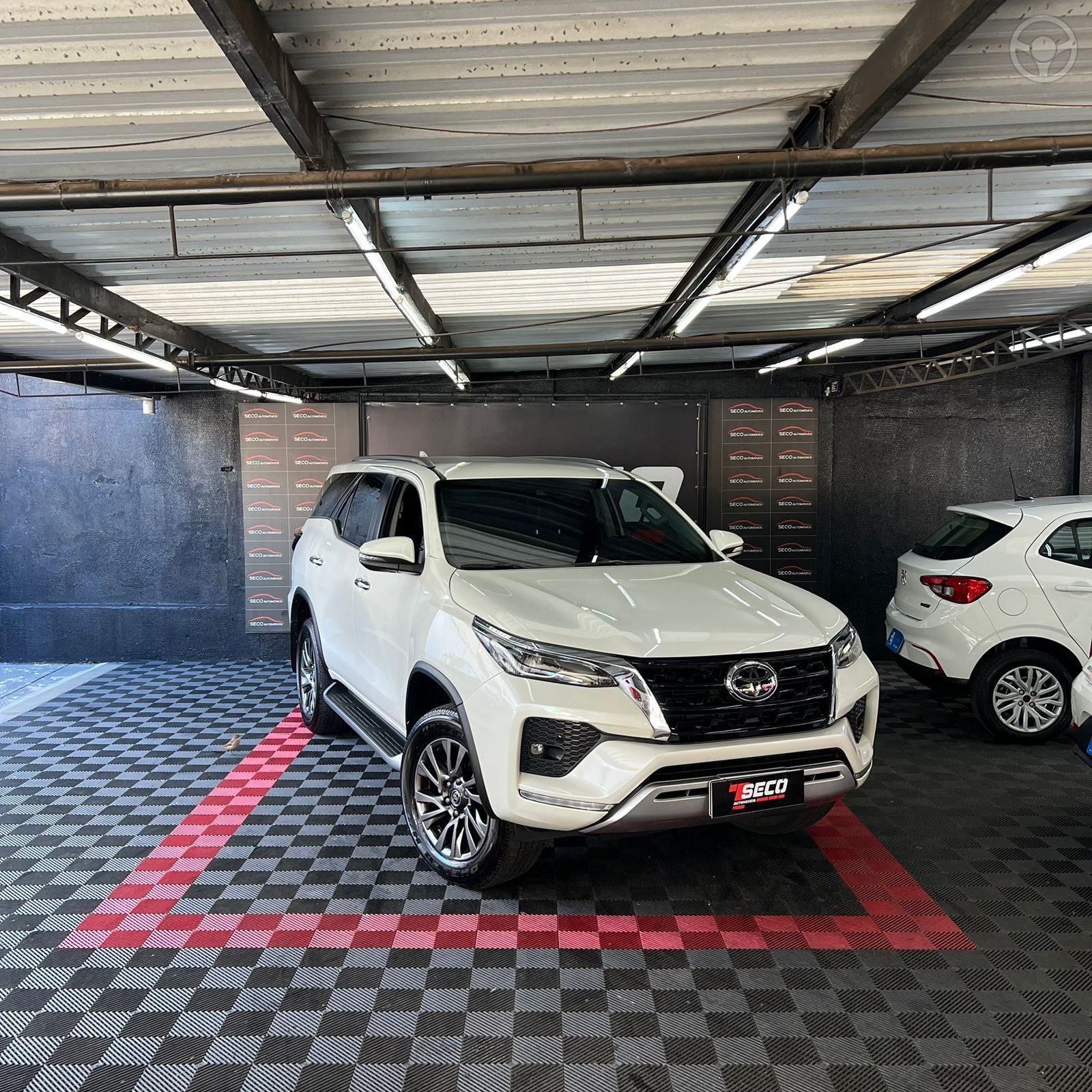 HILUX SW4 2.8 D-4D TURBO DIESEL SRX 4X4 AUTOMÁTICO - 2021 - PASSO FUNDO