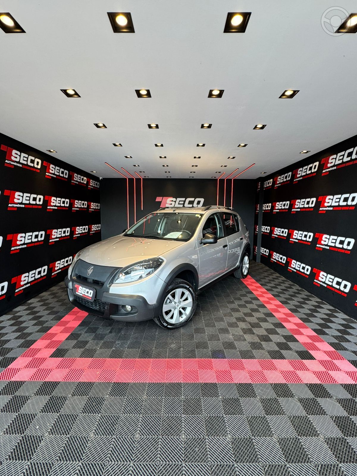 SANDERO 1.6 STEPWAY 8V FLEX 4P MANUAL - 2013 - PASSO FUNDO