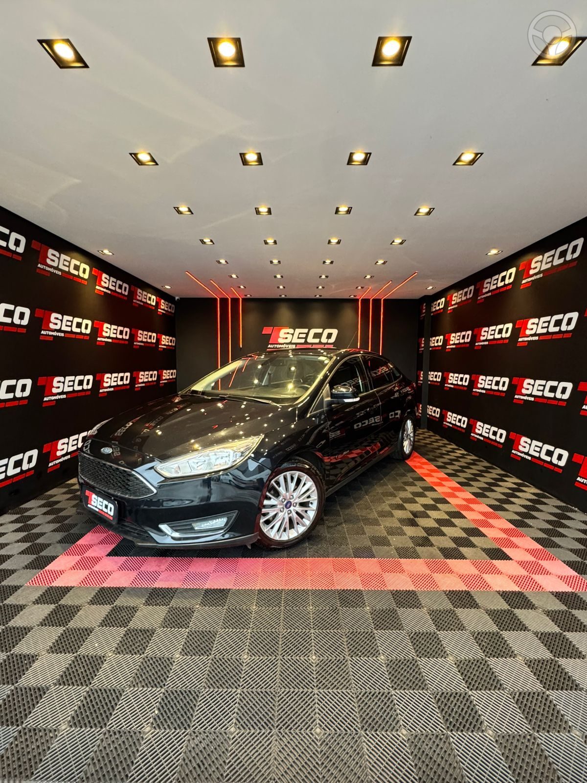 FOCUS 2.0 SE FASTBACK 16V FLEX 4P POWERSHIFT - 2017 - PASSO FUNDO