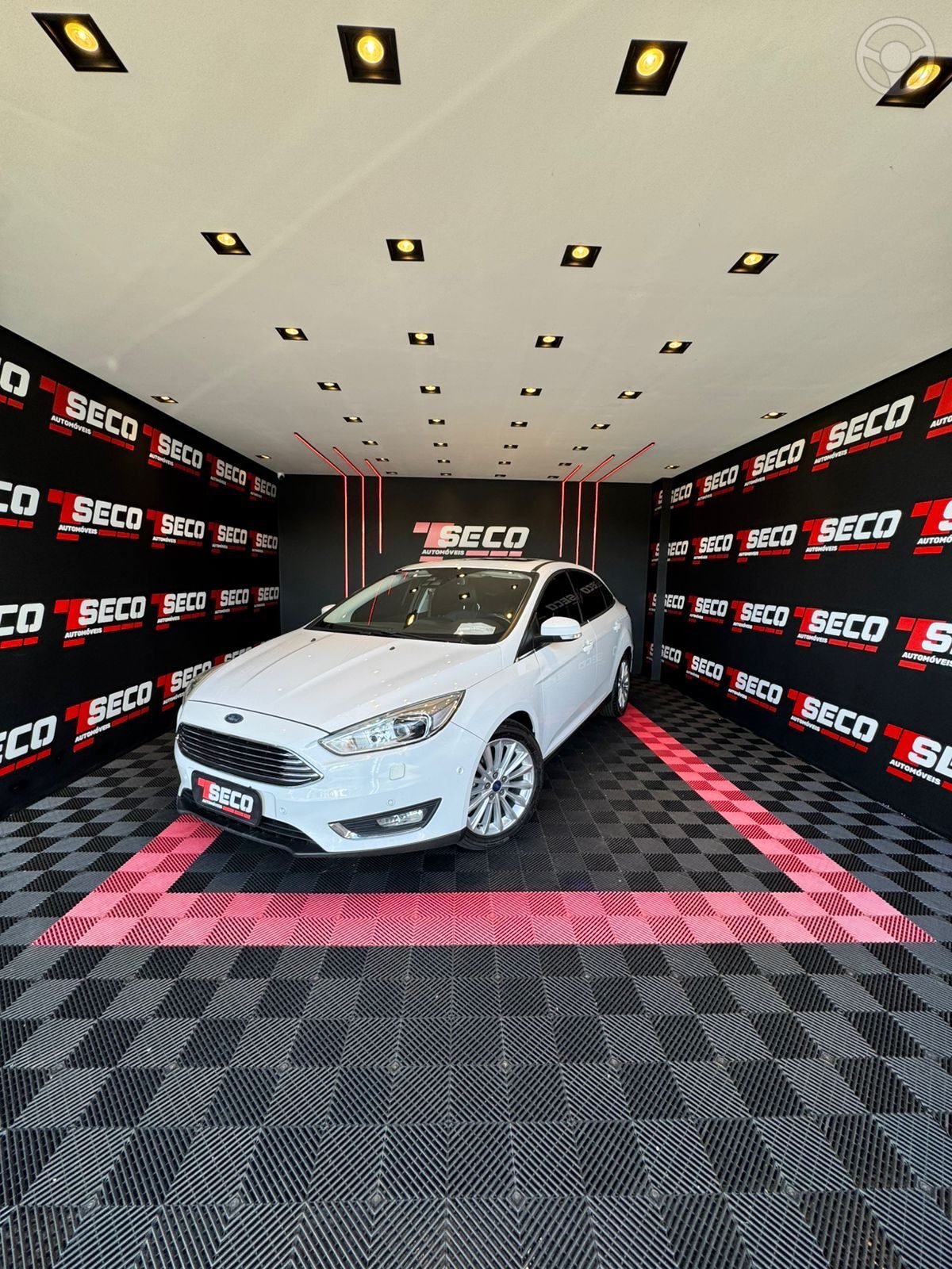 FOCUS 2.0 TITANIUM FASTBACK 16V FLEX 4P POWERSHIFT - 2017 - PASSO FUNDO