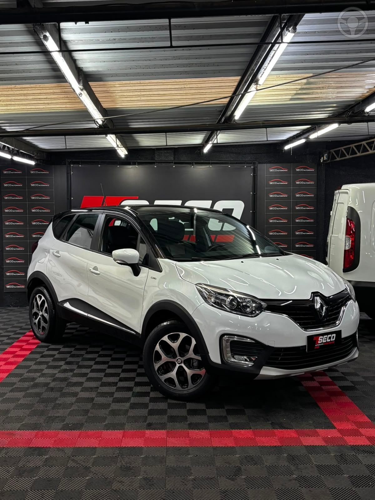 CAPTUR 1.6 16V SCE FLEX INTENSE X-TRONIC - 2021 - PASSO FUNDO