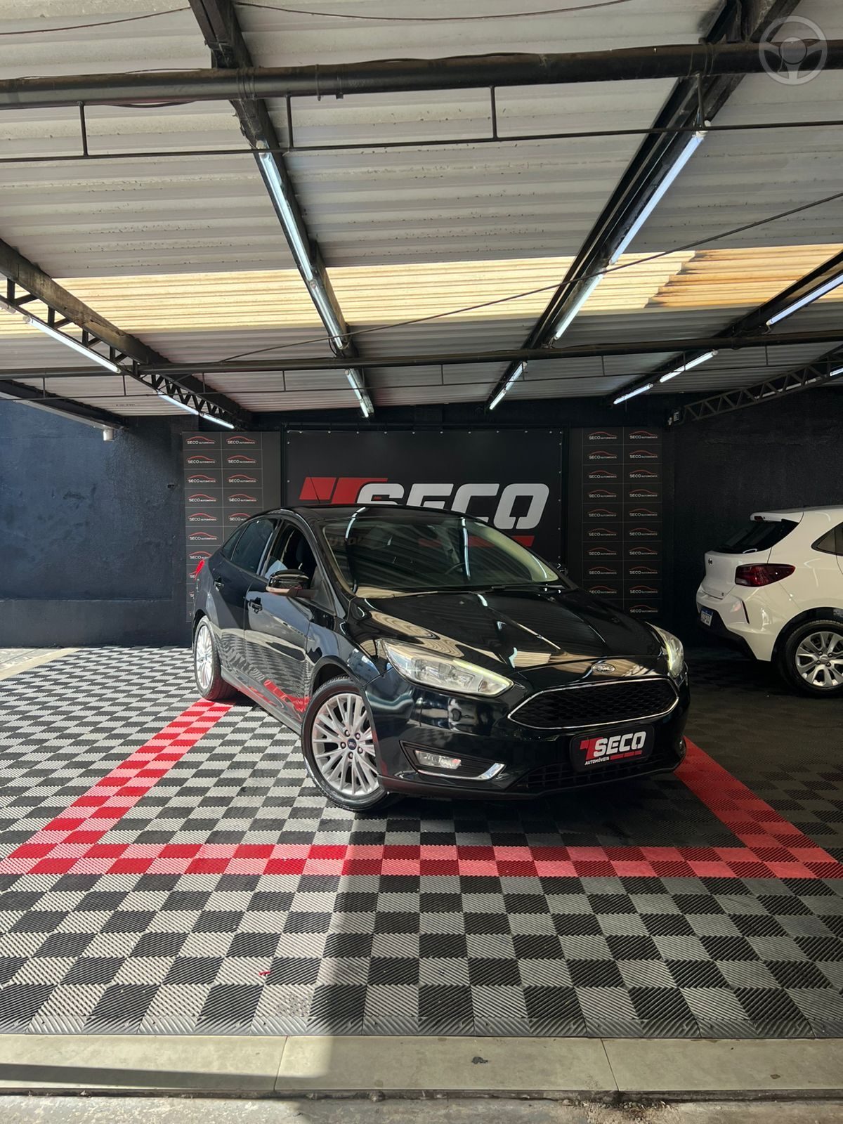 FOCUS 2.0 SE FASTBACK 16V FLEX 4P POWERSHIFT - 2017 - PASSO FUNDO