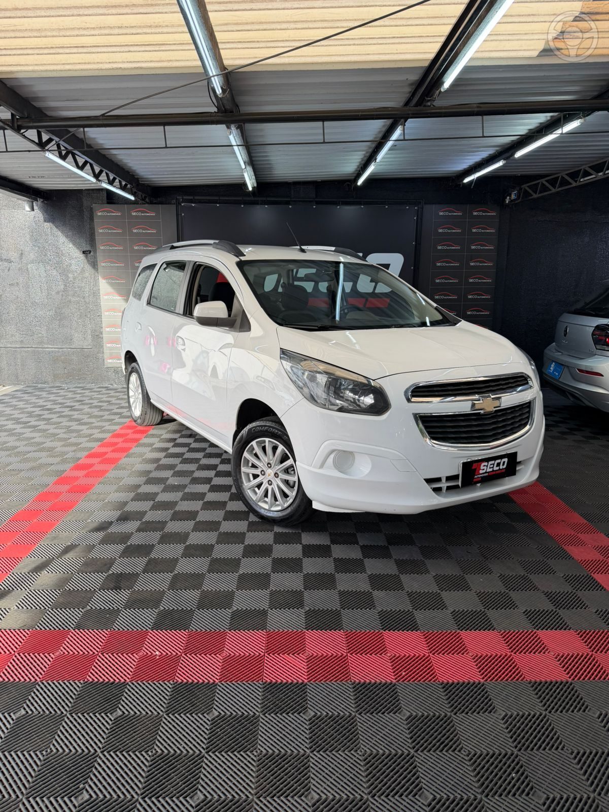 SPIN 1.8 LT 8V FLEX 4P MANUAL - 2016 - PASSO FUNDO