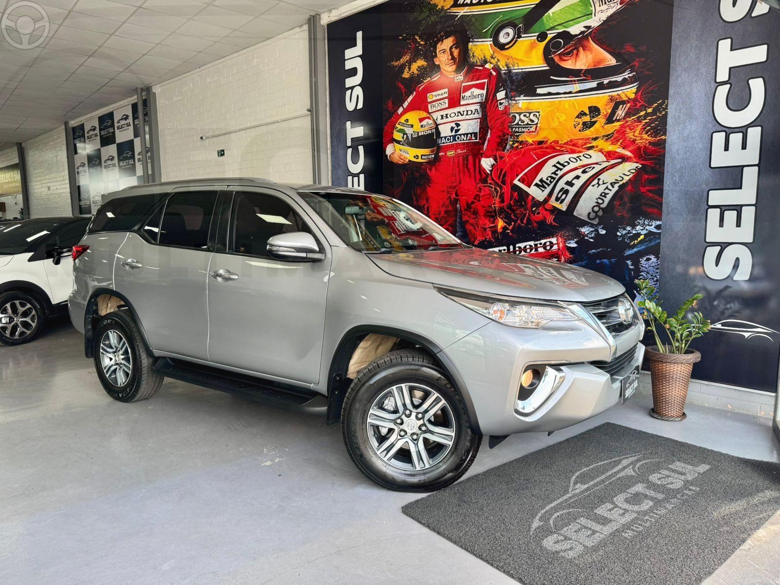 HILUX SW4 2.7 SRV 4X2 16V FLEX 7 LUGARES 4P AUTOMÁTICO - 2020 - PASSO FUNDO