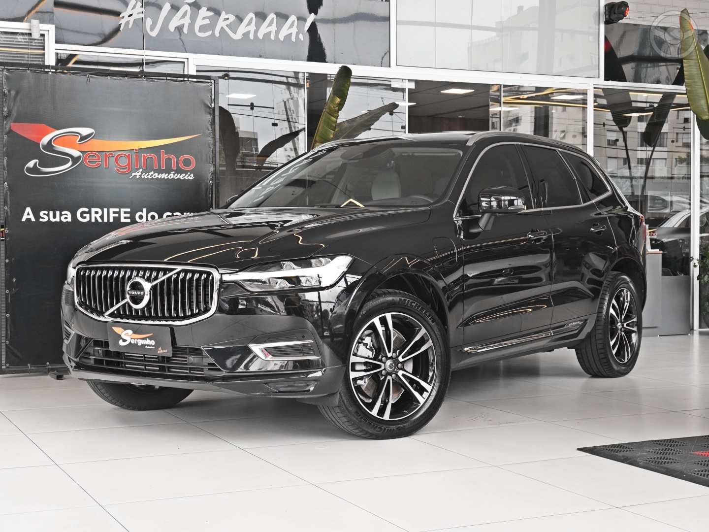 XC60 2.0 T8 HYBRID MOMENTUM AWD GEARTRONIC - 2021 - NOVO HAMBURGO