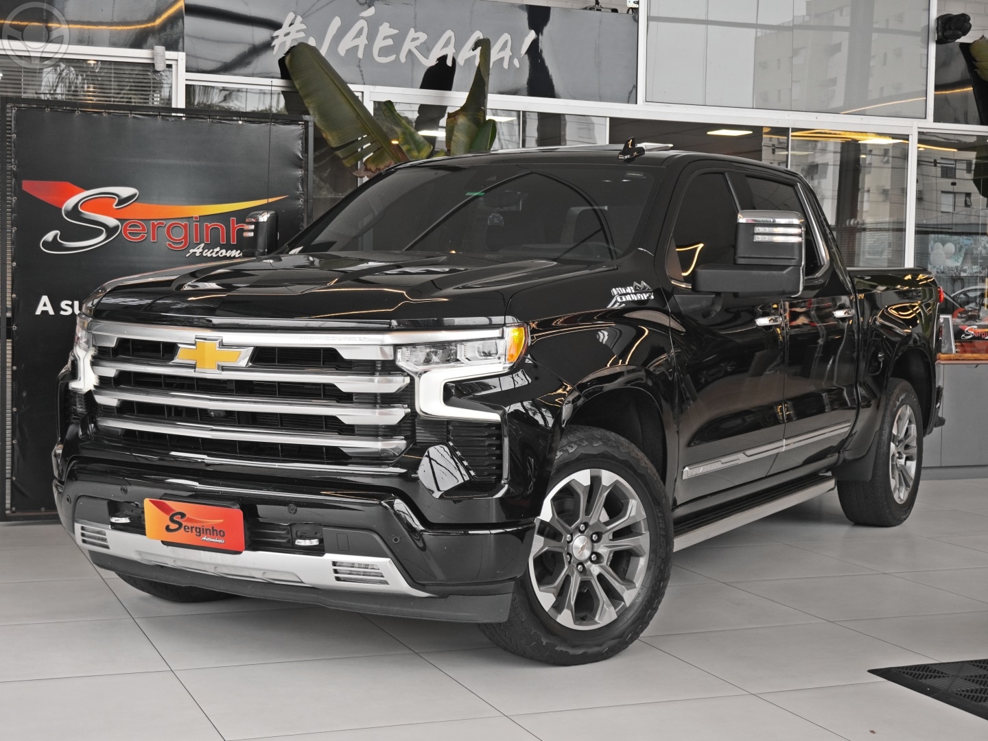 SILVERADO 5.3 V8 1500 HIGH COUNTRY 4X4 AUTOMÁTICO - 2024 - NOVO HAMBURGO