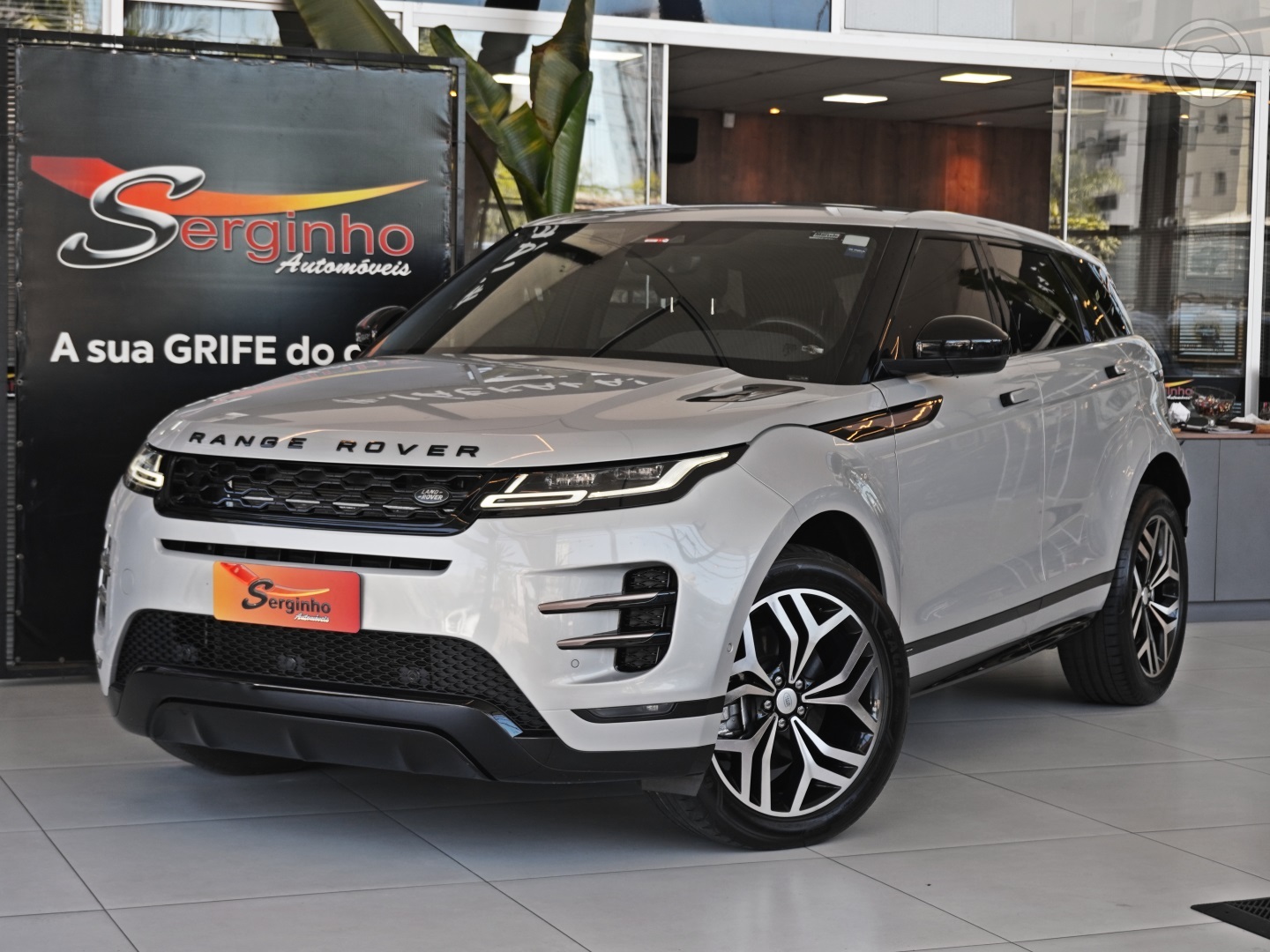RANGE ROVER EVOQUE 2.0 P250 FLEX R-DYNAMIC SE AWD AUTOMÁTICO - 2020 - NOVO HAMBURGO