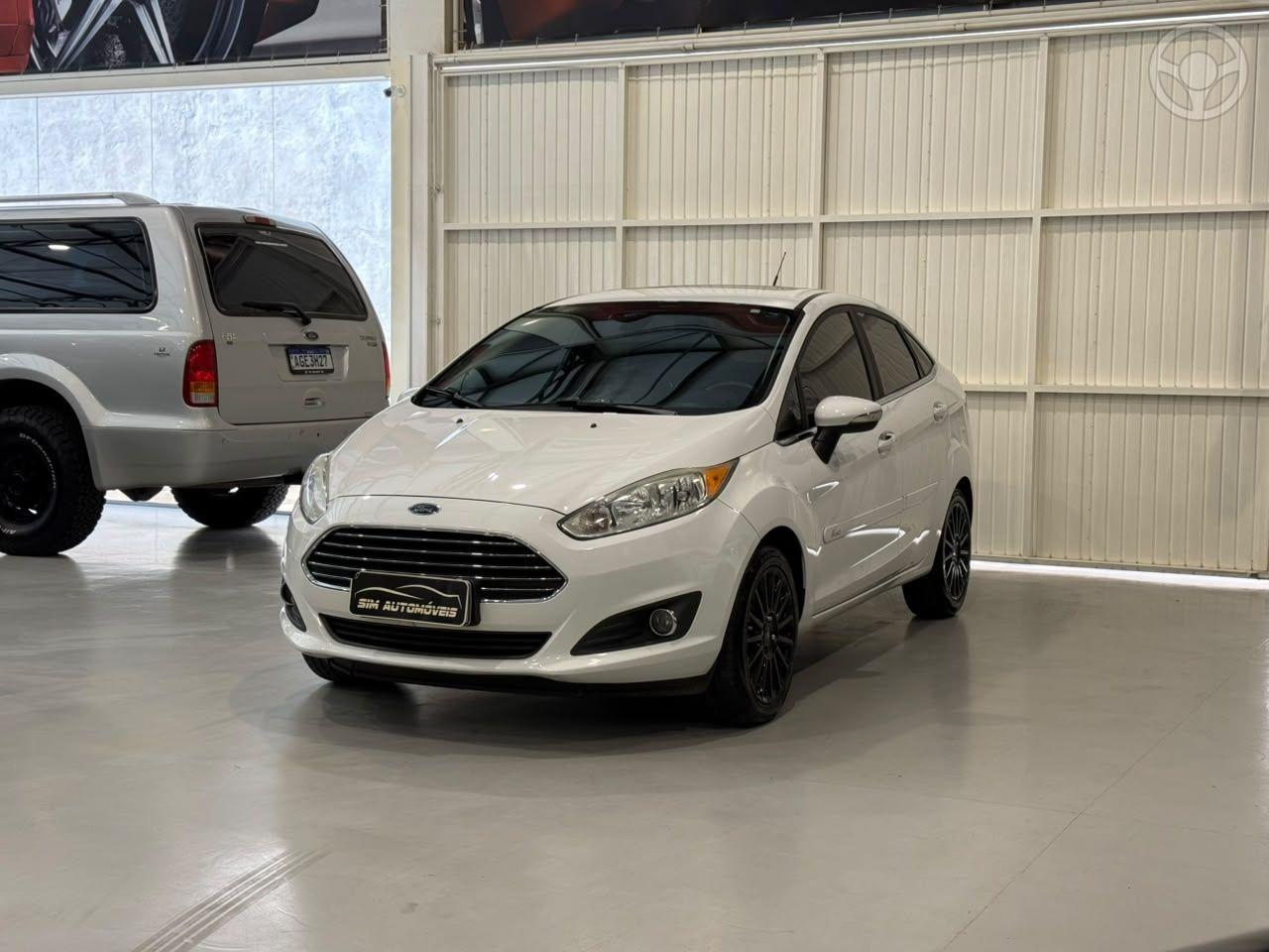 FIESTA 1.6 TITANIUM SEDAN 16V FLEX 4P AUTOMATICO - 2016 - ROLANTE