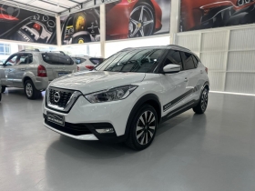 kicks 1.6 16v flex sv 4p xtronic 2018 rolante