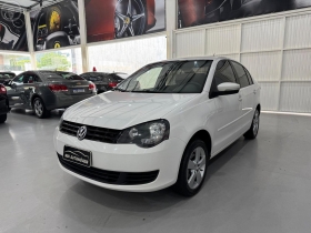 POLO SEDAN 1.6 8V 4P MANUAL