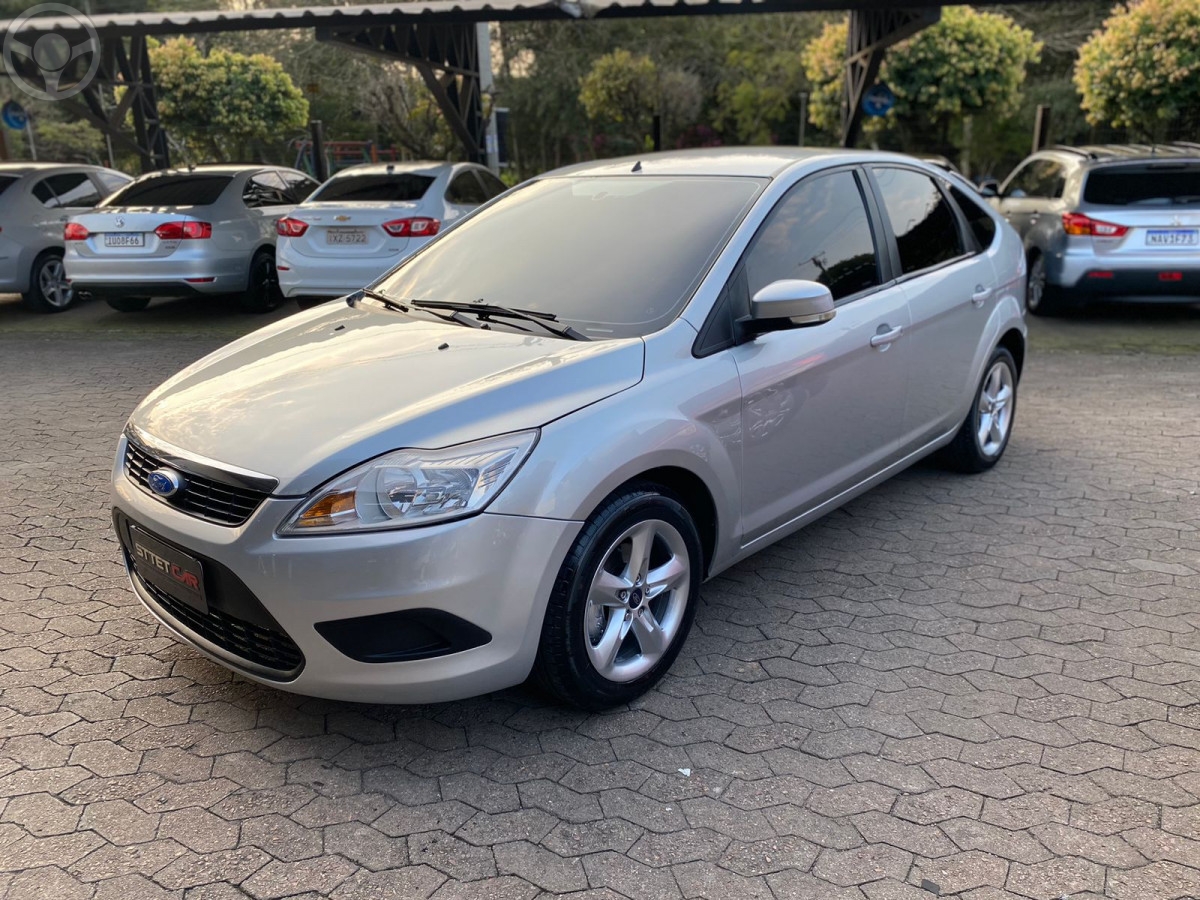 FOCUS 1.6 8V FLEX 4P MANUAL - 2011 - CAMPO BOM