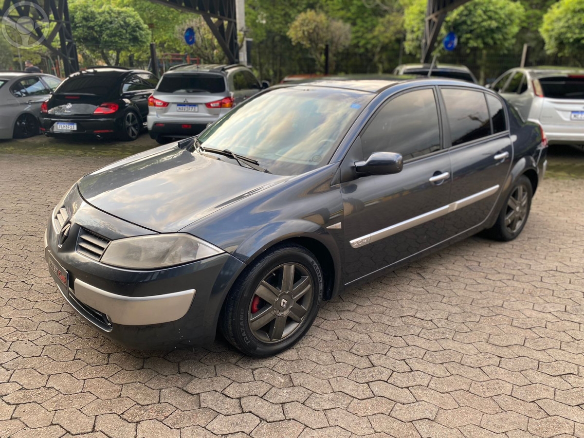 MÉGANE 2.0 DYNAMIQUE SEDAN 16V 4P AUTOMÁTICO - 2008 - CAMPO BOM