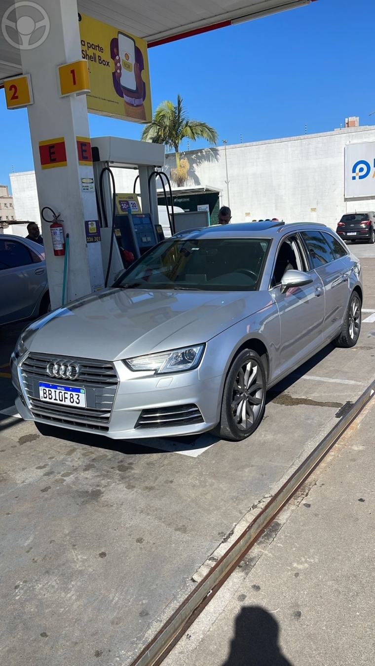 A4 2.0 TFSI AMBIENTE AVANT 4P S TRONIC - 2017 - PASSO FUNDO