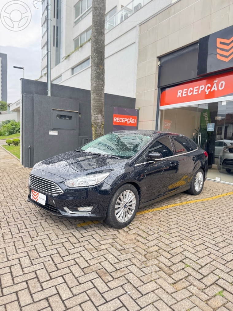 FOCUS 2.0 TITANIUM FASTBACK 16V FLEX 4P AUTOMÁTICO - 2016 - PASSO FUNDO