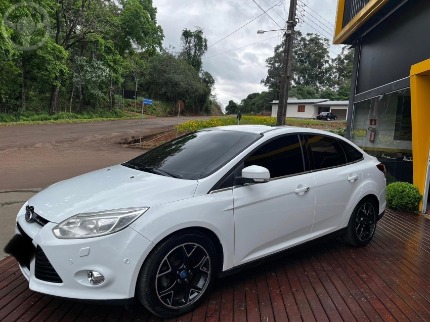 FOCUS 2.0 TITANIUM PLUS FASTBACK 16V FLEX 4P AUTOMÁTICO - 2015 - PASSO FUNDO