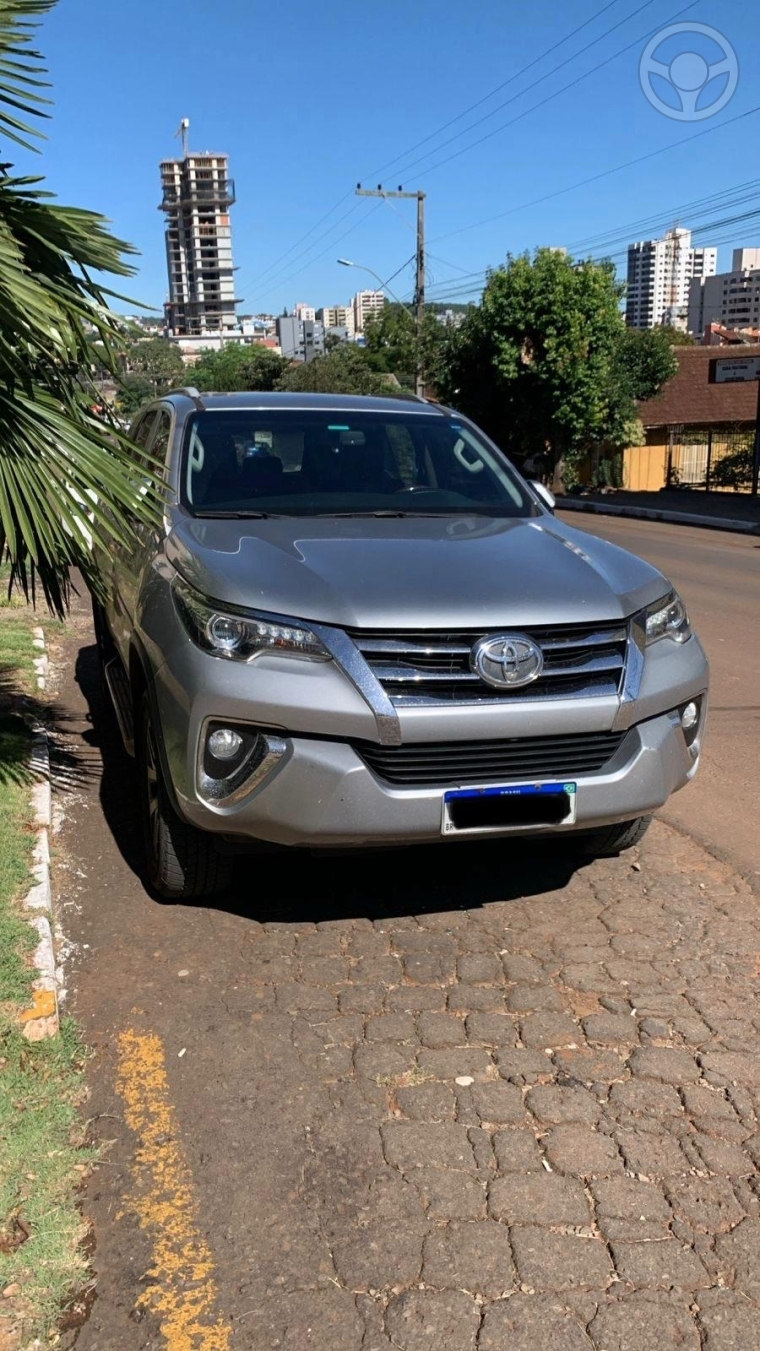 HILUX SW4 2.8 SRX 4X4 7 LUGARES 16V TURBO INTERCOOLER DIESEL 4P AUTOMÁTICO - 2016 - PASSO FUNDO