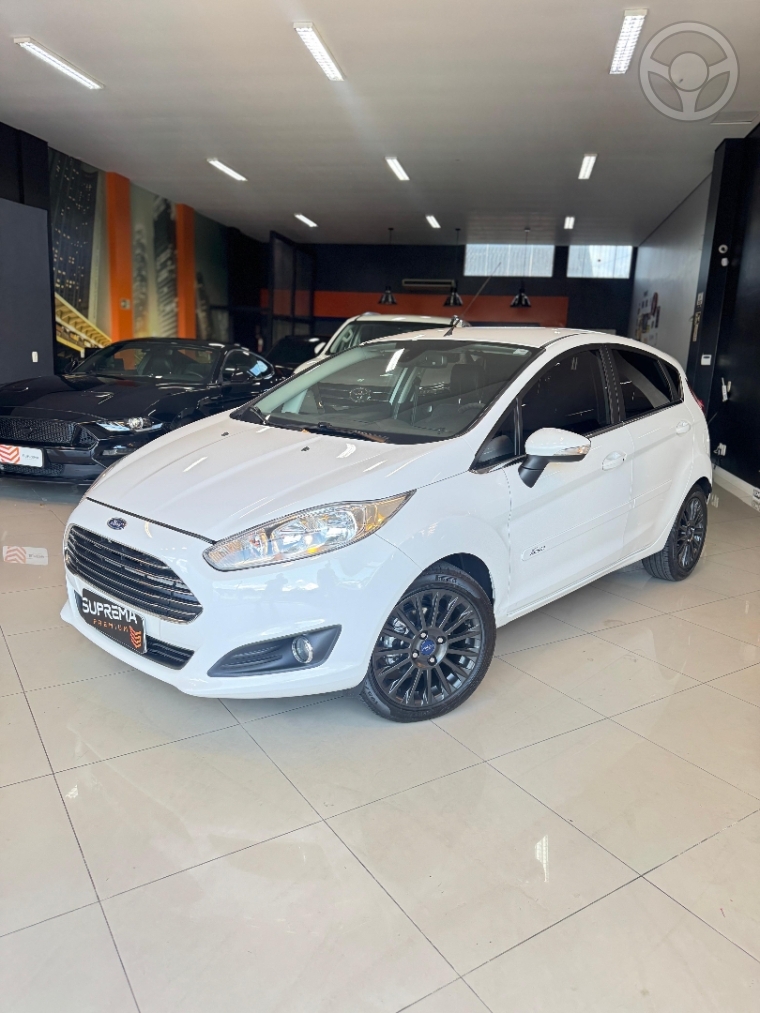 FIESTA 1.6 TITANIUM HATCH 16V FLEX 4P AUTOMÁTICO - 2016 - PASSO FUNDO
